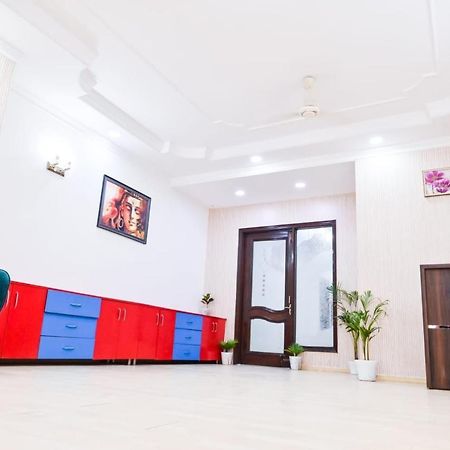 Hotel Wild Rose New Delhi Exterior foto