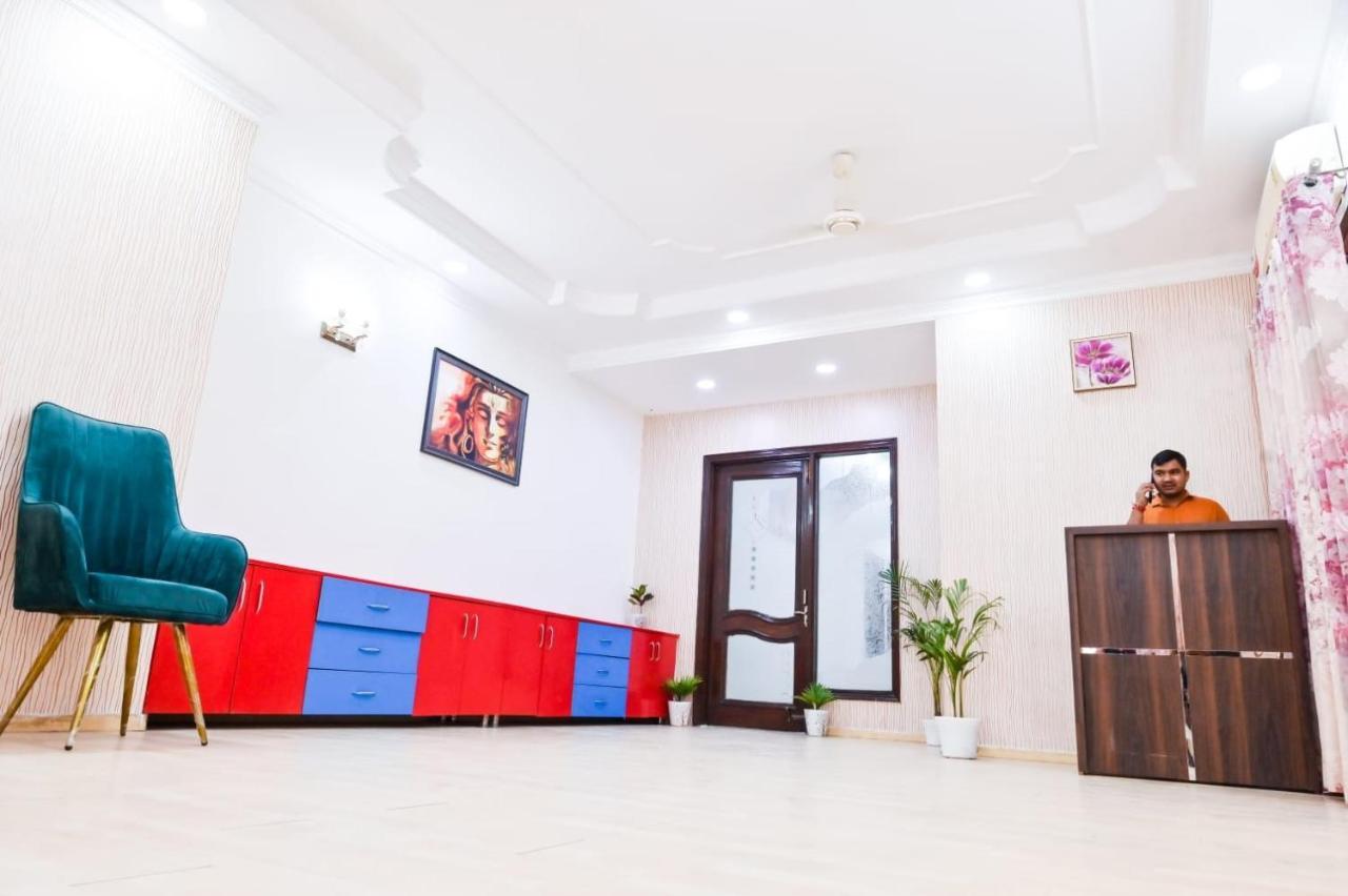 Hotel Wild Rose New Delhi Exterior foto