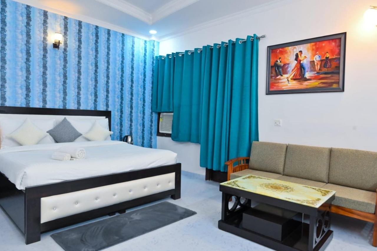 Hotel Wild Rose New Delhi Exterior foto